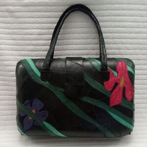 UNIQUE EXOTIC LEATHER HANDBAG BLACK w/ FLORAL APPLIQUE Top Handles Hardshell VTG